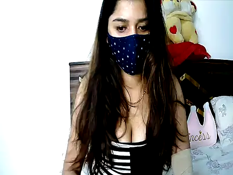 Gloie4u live cam on StripChat