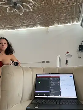 Yasmina_Noir live cam on StripChat