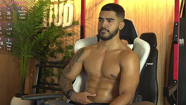 Reik_Vonn live cam on StripChat