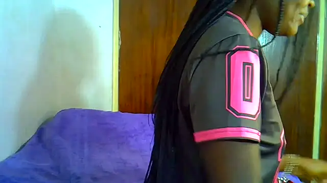 VirginPrincess06 live cam on StripChat
