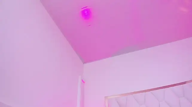Juliette_nt live cam on StripChat