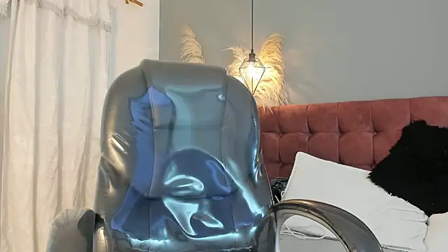 Lois_stone live cam on StripChat