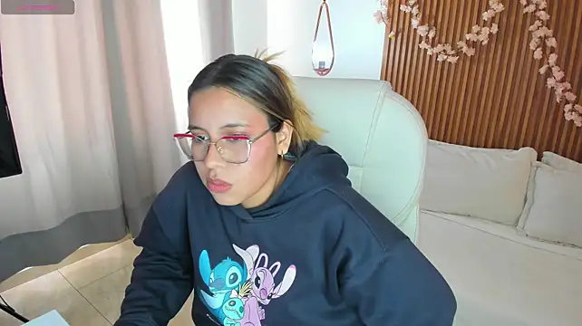 Evely_crosss live cam on StripChat