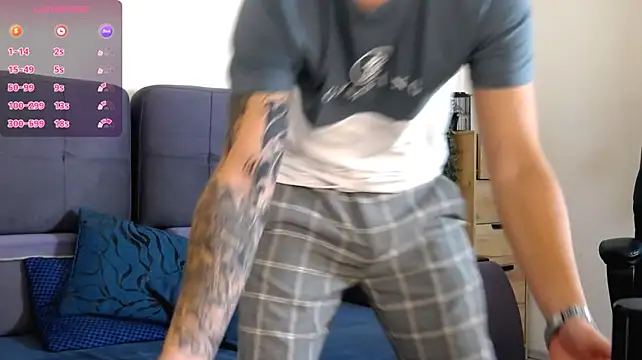 ThomasEdisonn live cam on StripChat