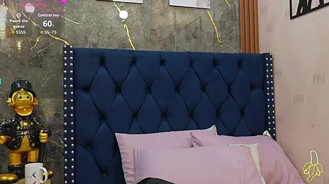 littlee_emilyy_ live cam on StripChat