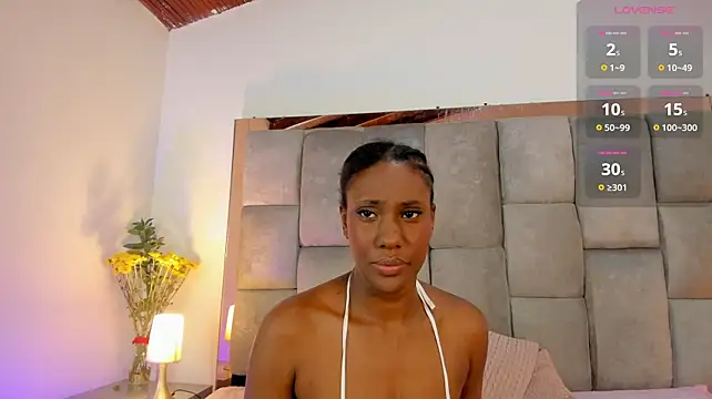mia_ebony_