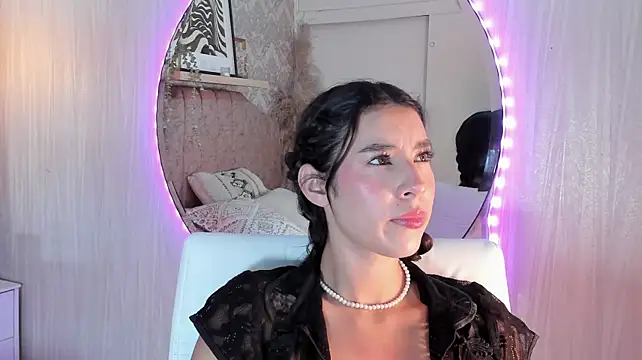 Nanami_ live cam on StripChat