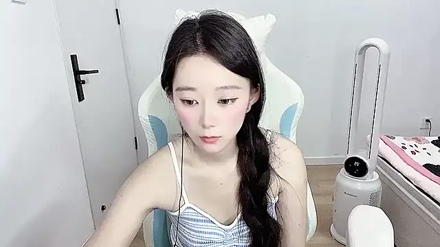 -qingqing live cam on StripChat