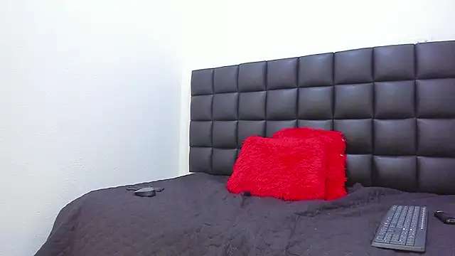 KittyStarmorbid live cam on StripChat