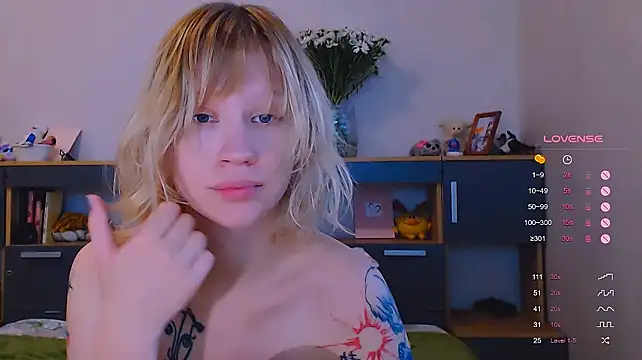 amelia_lye live cam on StripChat
