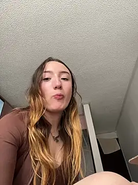 Valery_Salmons webcam