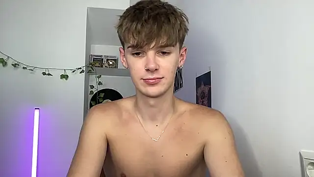 YourMilkyGuy's live cam