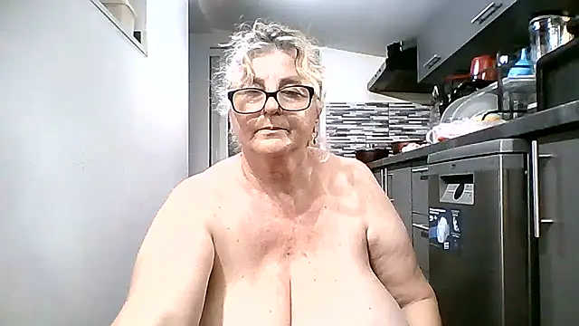 NoraMelow live webcam