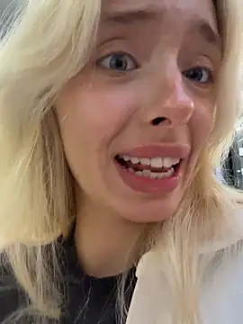PollyDolly's live cam