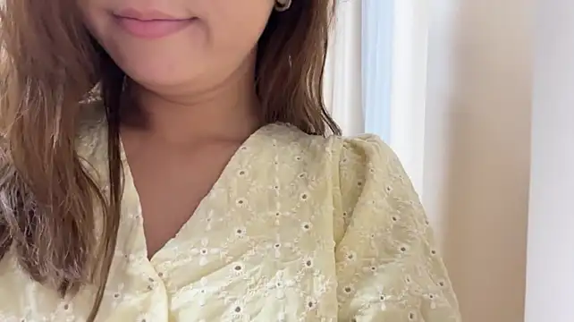 Naomi33 live now