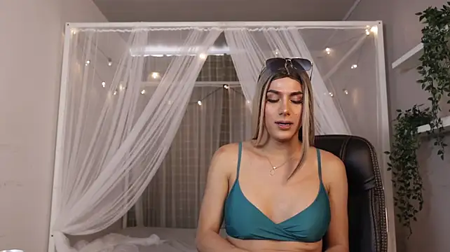 Modèle: Martinaa_Rose