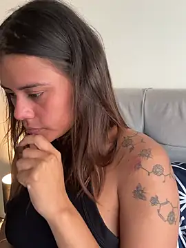 RachelWeisz_ webcam