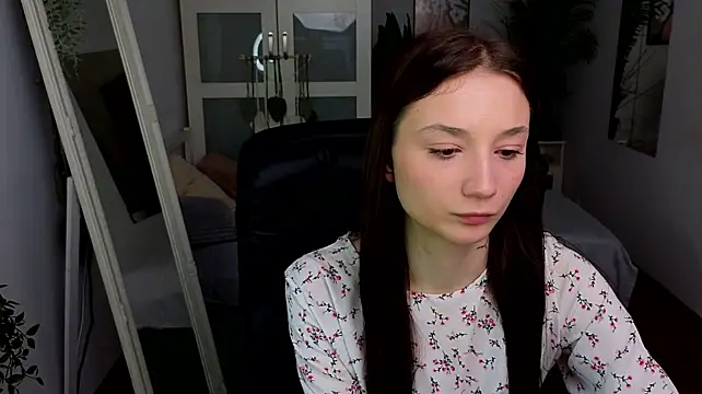 melanievirelle (F teen) - Show my ass in panties