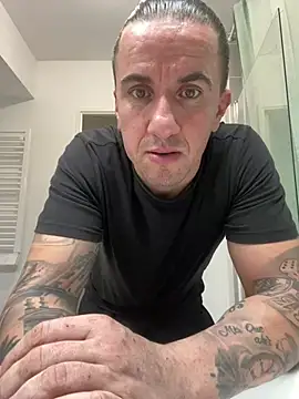 mikacapoupa live cam on StripChat