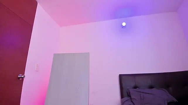 _paulaaa live cam on StripChat