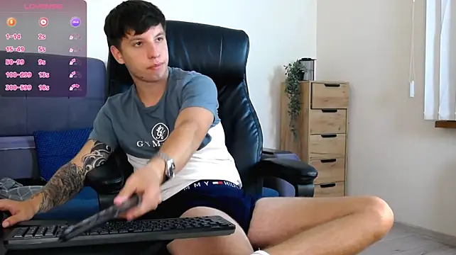 ThomasEdisonn live cam on StripChat
