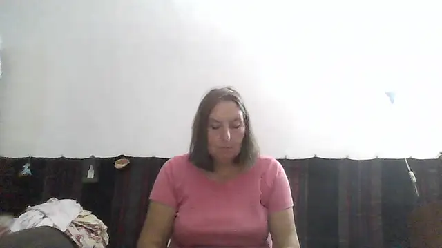 AnnaLive570 live cam on StripChat