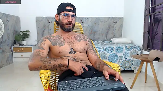 hanz_col live cam on StripChat