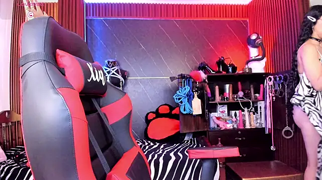 XiaQueen live cam on StripChat