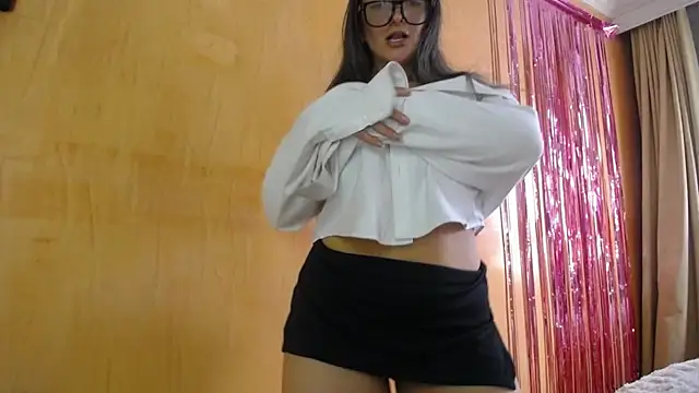 miss_lilieth live cam on StripChat