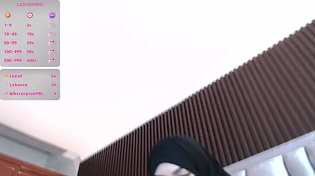 Zahra_milks live cam on StripChat