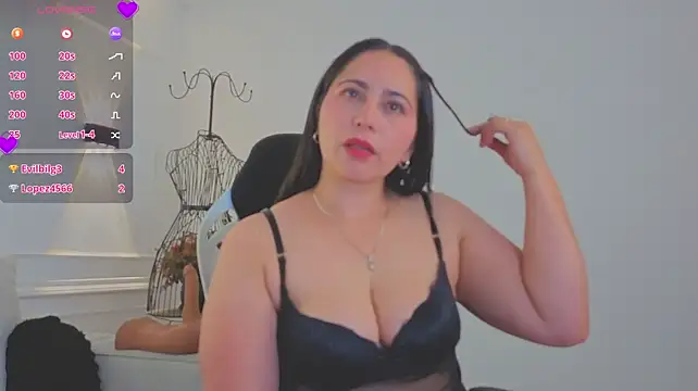 valeriavg live cam on StripChat