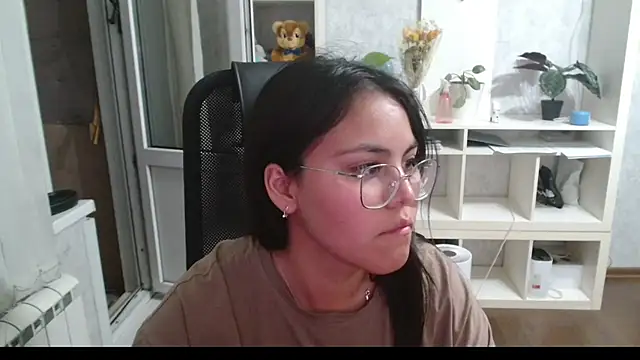 Anda_here live cam on StripChat