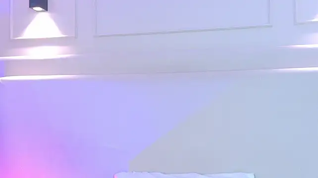 NaomiKlarc webcam