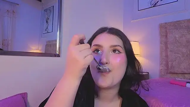 zoe_moon__ webcam