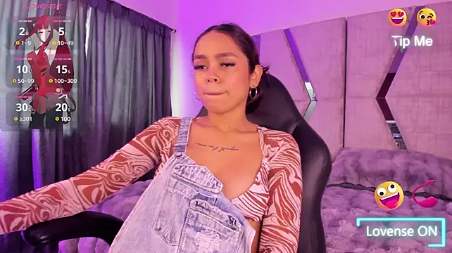CarolineFyre webcam