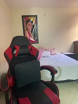 Miaswwe live cam on StripChat