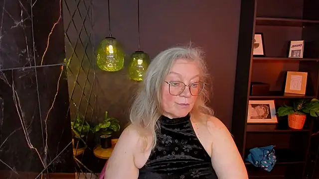 NataliMellow live cam on StripChat
