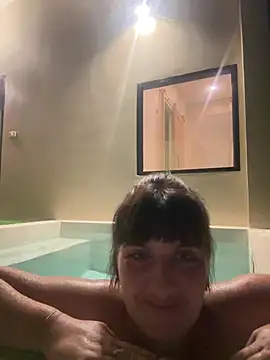 natilove35 (F milf) - Blowjob+ rauchen