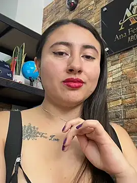 _Sarah-Office1 live cam on StripChat