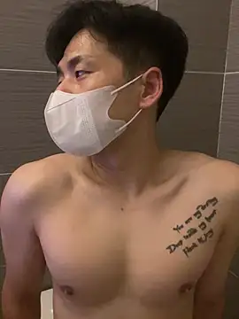 kimze7 (Ask my age) - 加入粉丝团，助力主播，获得免费视频