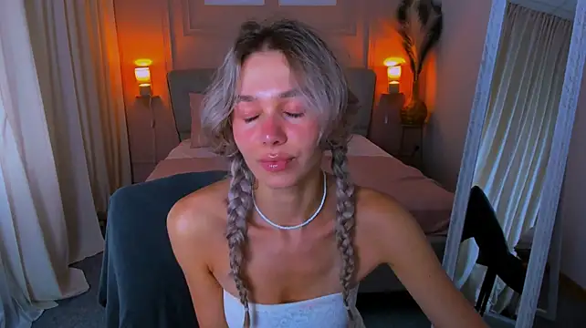 LuluAlis live cam on StripChat