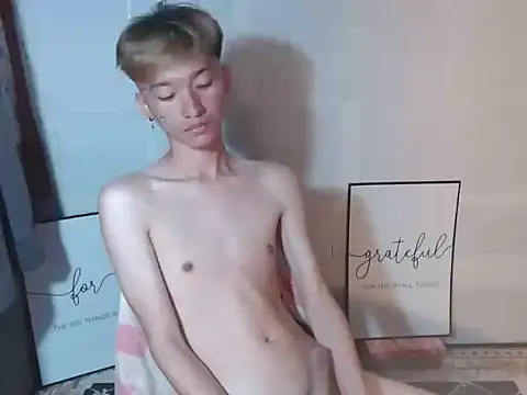 fem_philboy69 (M twink) - Put the 'DILDO' inside my 'ASS'