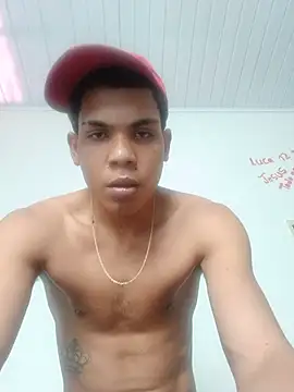 Rennanfr live cam on StripChat