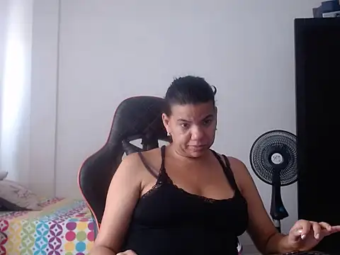 Adriana_0312 live cam on StripChat