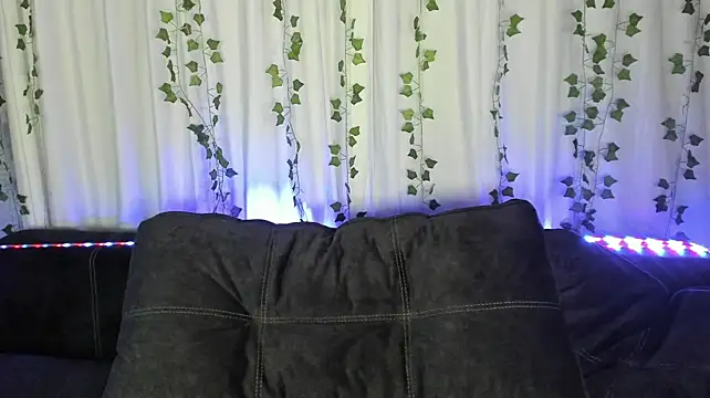 Emily_Hartt live sex cam