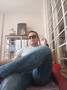 chicoguapo8 live cam on StripChat