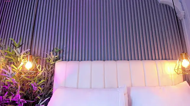 AnaisClark webcam