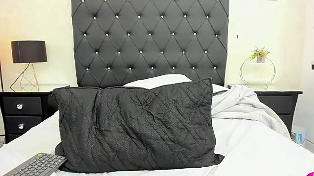 ariana_moon00 webcam