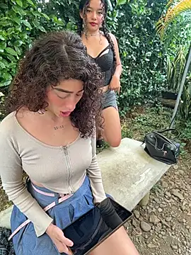 roxyrougee (F young) - 2Girls Suck tits In Public Park 😈