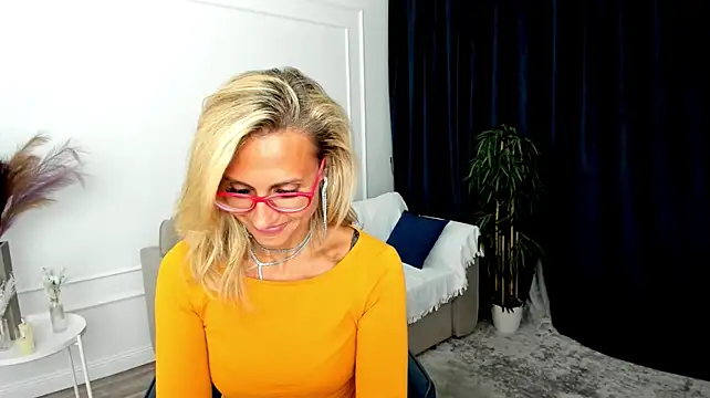 MuseOfStage live cam on StripChat